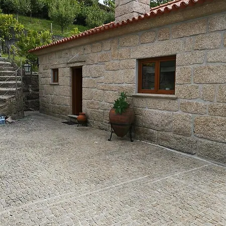 Encosta Do Douro - Rio Douro Cinfães