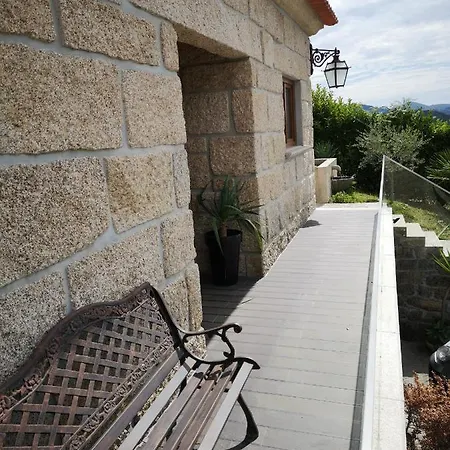 Encosta Do Douro - Rio Douro Cinfães