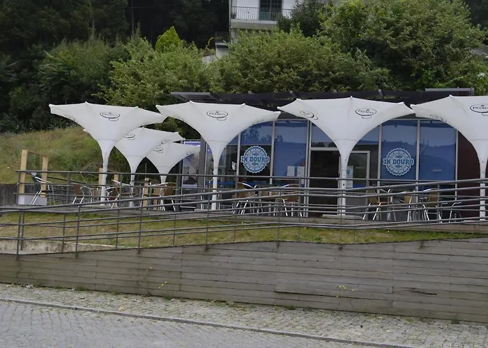 Encosta Do Douro - Rio Douro Cinfães