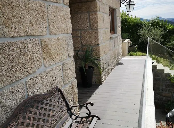 Encosta Do Douro - Rio Douro Cinfães